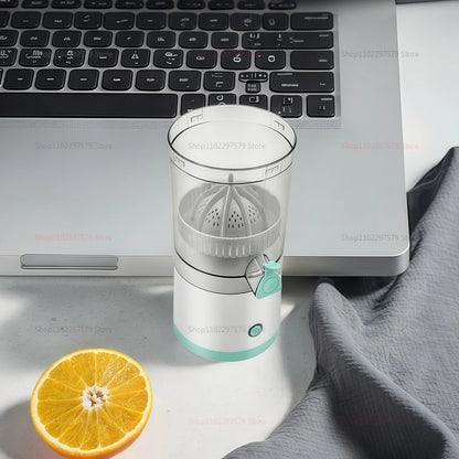 Portable Juice Maker – Enjoy pure fruit flavour on the go.