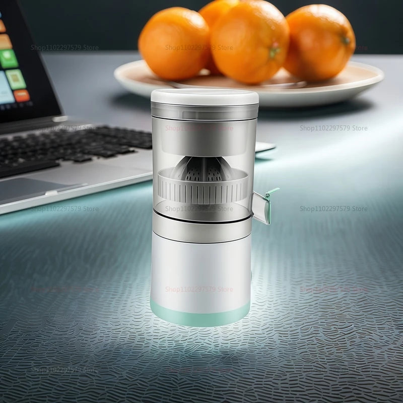 Portable Juice Maker – Enjoy pure fruit flavour on the go.